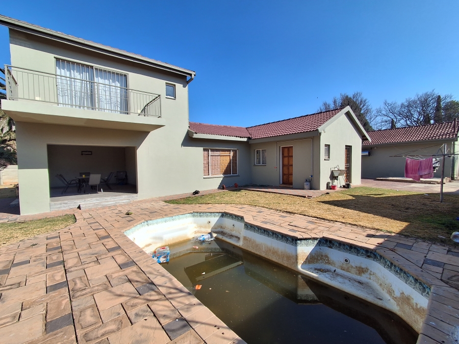 4 Bedroom Property for Sale in Flamwood North West
